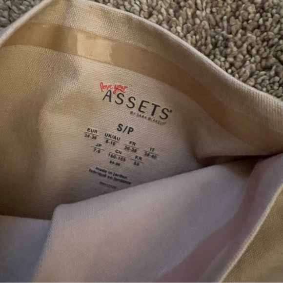 ASSETS BY SPANX HIGH WAIST SHORTS SHAPEWEAR NUDE (P) - Picture 5 of 6